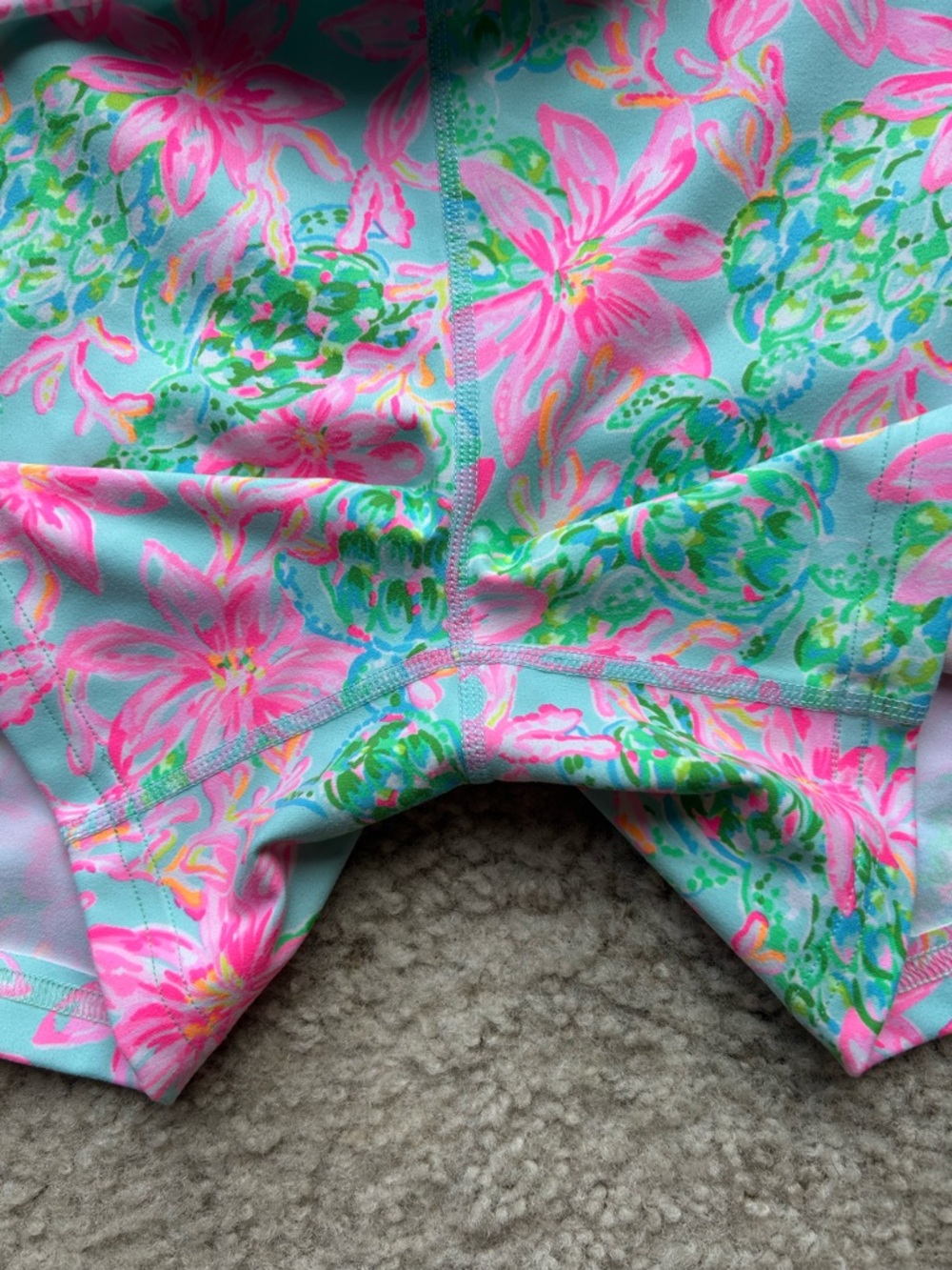 EUC Lilly Pulitzer Weekender shorts - Picture 3 of 4